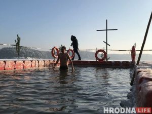 Запальваннем свечак на сінагозе гродзенскія яўрэі пачалi адзначаць Хануку Запальваннем свечак на сінагозе гродзенскія яўрэі пачалi адзначаць Хануку