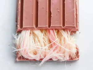 У крамы Гродна завезлі дубайскі шакалад з цукровай ватай - плітка абыдзецца ў 19 руб У крамы Гродна завезлі дубайскі шакалад з цукровай ватай - плітка абыдзецца ў 19 руб