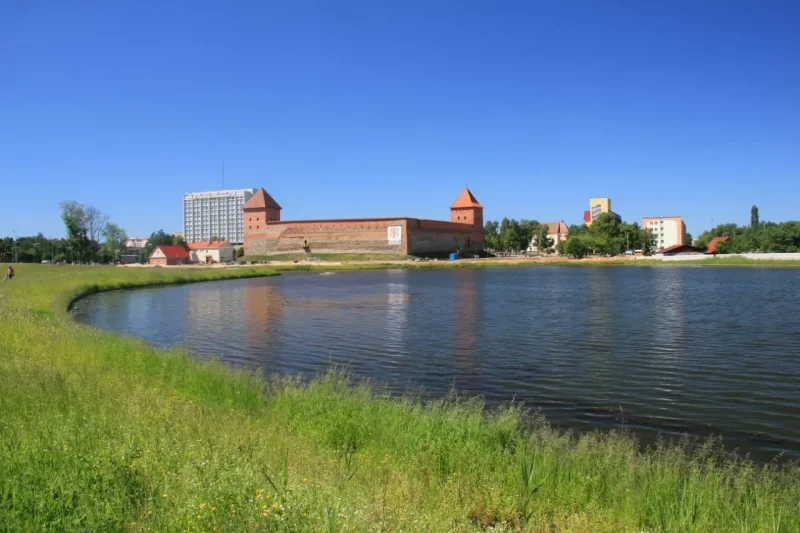 Каля Лідскага замка ўладкуюць набярэжную для шпацыраў — будзе лепш, чым у Гродне Набярэжная ў Лідзе