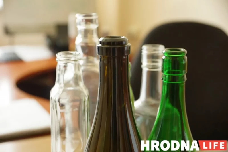 Гродзенскі шклозавод трапіў пад санкцыі - ён выпускае шкляныя бутэлькі
