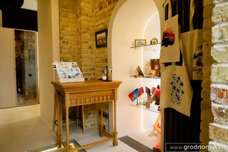 У цэнтры Гродна з'явілася яшчэ адна крама з сувенірамі - даволі незвычайнымі У цэнтры Гродна з'явілася яшчэ адна крама з сувенірамі - даволі незвычайнымі