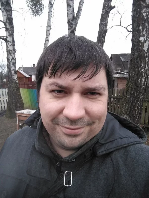 37-гадовага работніка ваенкамата з Мастоў асудзілі за «экстрэмізм» па трох артыкулах 37-гадовага работніка ваенкамата з Мастоў асудзілі за «экстрэмізм» па трох артыкулах