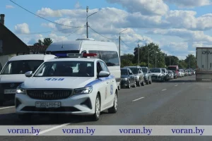 Біяпрыбіральні, бясплатная каша і ДАІ. Што адбываецца на мяжы з Літвой, дзе захраслі сотні машын Біяпрыбіральні, бясплатная каша і ДАІ. Што адбываецца на мяжы з Літвой, дзе захраслі сотні машын