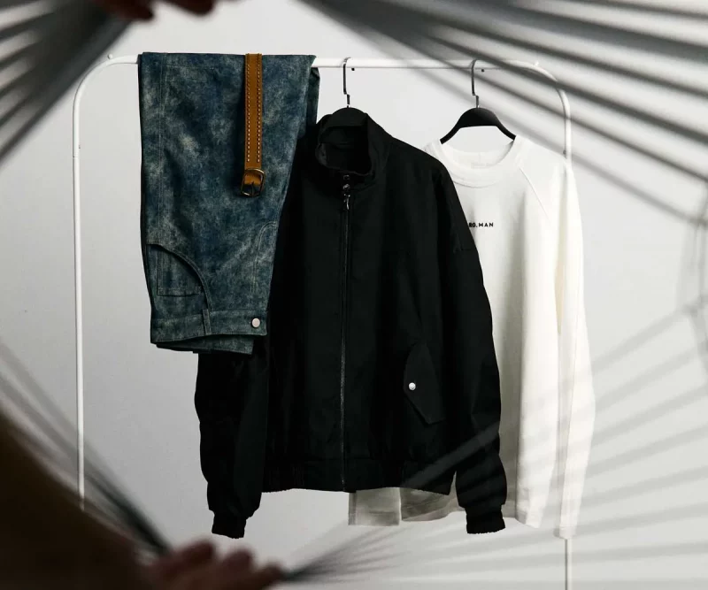 Папулярная дызайнерка з Гродна зрабіла лінію адзення для мужчын. Футболкі - па 160 рублёў Брэнд "Ro.man". Фото: instagram.com/ro.man.brand/