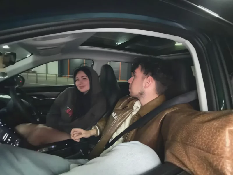 "Мільён я сабе не прысвойваў". Затрыманы па справе аб махлярстве блогер распавёў, чаму не лічыць сябе вінаватым Яўгенія Тарасенка і Міхаіл Драгун. Фота: instagram.com/jennie.t/