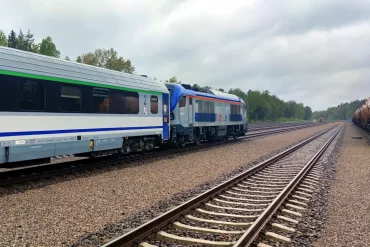 Праз мяжу без чэргаў і па раскладзе. Што перашкаджае вярнуць цягнікі паміж Беларуссю і Польшчай?