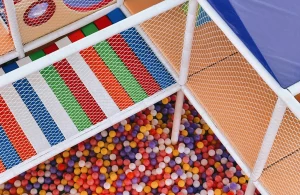 У Гродне хлопчык атрымаў траўму ў лабірынце: забаўляльны цэнтр выплаціць маральную шкоду Детский игровой центр