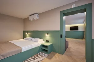 У Гродне ў тэставым рэжыме адкрыўся гатэль «Нёман». Але месцаў для начлегу ўсё роўна не хапае гостиница "Неман"