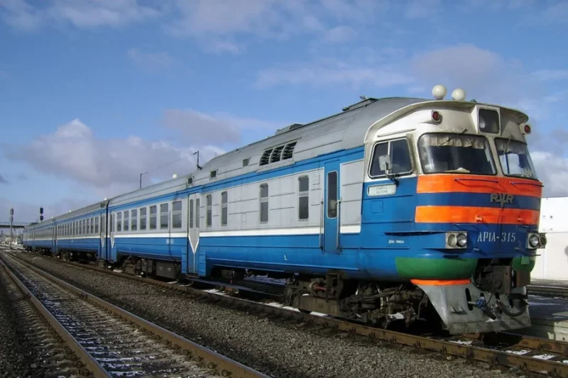 Цягнік Ліда-Беняконе будзе курсіраваць - раней яго хацелі адмяніць, але беларусы былі супраць Цягнік Ліда-Беняконе будзе курсіраваць - раней яго хацелі адмяніць, але беларусы былі супраць