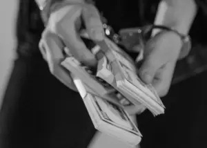 І зноў сельская гаспадарка. За буйны хабар затрыманы топ-менеджар буйнога аграпрадпрыемства Гродзенскай вобласці Наручники задержание