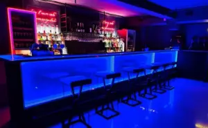 Яшчэ адзін скандал у гродзенскай установе — адміністрацыя бара прадэгуставала тартар і вярнула кліентцы