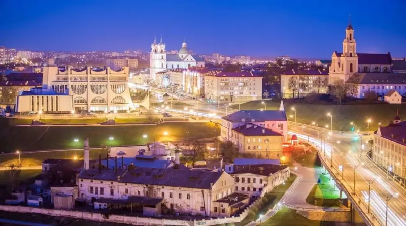 «Д✵✵✵я зэканомілі?» Гродзенцы таксама скардзяцца на ранняе адключэнне ліхтароў па даручэнні Лукашэнкі