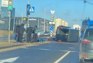 Мужчына застаўся без нагі, праехаўшыся на падножцы "таварняка"