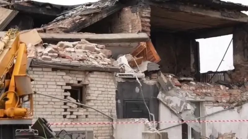 «40 кіламетраў катацца туды-сюды?». Пацярпелым ад выбуху дома пад Гроднам прапанавалі арэнднае жыллё ў Абухаве взрыв Гродненский район