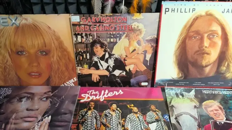 На змену «Шоўтайму». У Гродне адкрылася крама вінілу з 7 тысячамі пласцінак Магазин пластинки