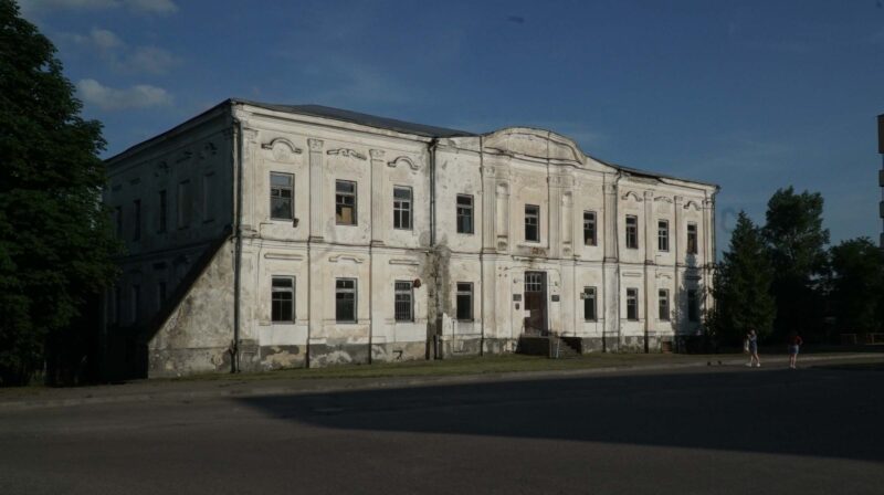 Палац Радзівілаў у Дзятлаве прадалі за 90 рублёў. Яго купіла дзяўчына з Расіі Дятлово
