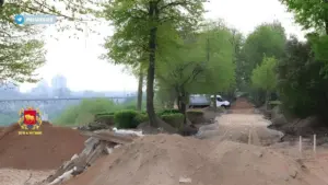 «Яшчэ не здалі, а ўжо крышыцца». Гродзенцы зноў крытыкуюць работы ў скверы на Дарвіна «Яшчэ не здалі, а ўжо крышыцца». Гродзенцы зноў крытыкуюць работы ў скверы на Дарвіна
