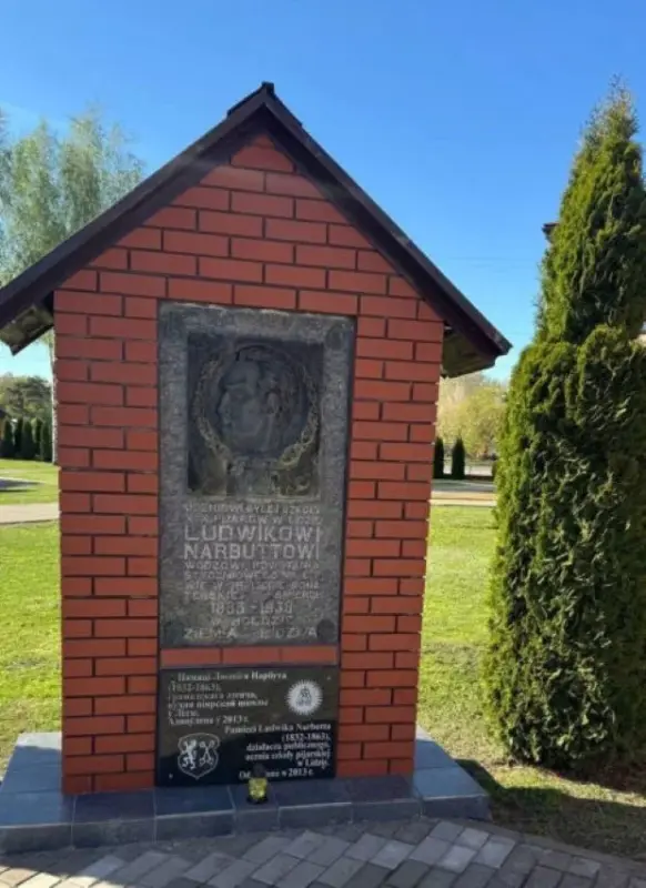 Гедымін, авіятары, паўстанцы і адзін Ленін: даследавалі помнікі беларускіх гарадоў - чым вылучаецца Ліда 